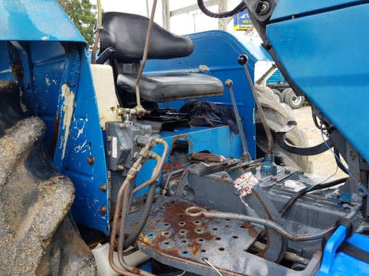 ขาย รถไถ่ FORD NEW HOLLAND 6640