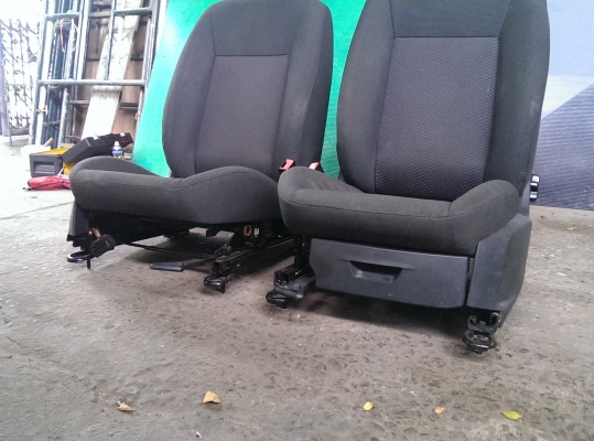 ขายเบาะคู่หน้าของฟอดแท้ครับ