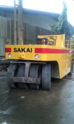 ขายด่วนรถบดล้อยาง9ล้อ SAKAI TS7409 เล่มทะเบียน พร้อมใช้งาน