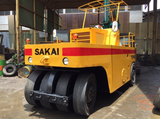 ขายด่วนรถบดล้อยาง9ล้อ SAKAI TS7409 เล่มทะเบียน พร้อมใช้งาน