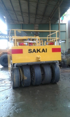 ขายด่วนรถบดล้อยาง9ล้อ SAKAI TS7409 เล่มทะเบียน พร้อมใช้งาน