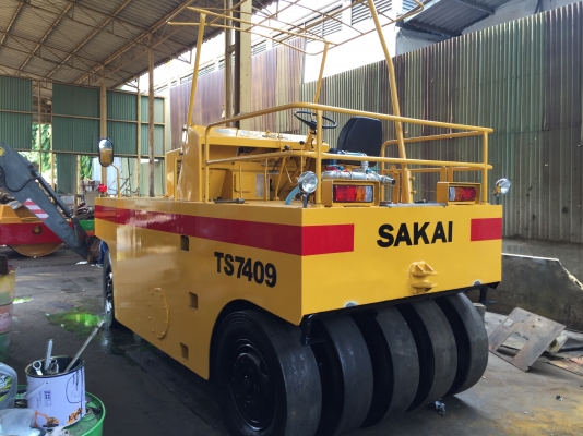 ขายด่วนรถบดล้อยาง9ล้อ SAKAI TS7409 เล่มทะเบียน พร้อมใช้งาน