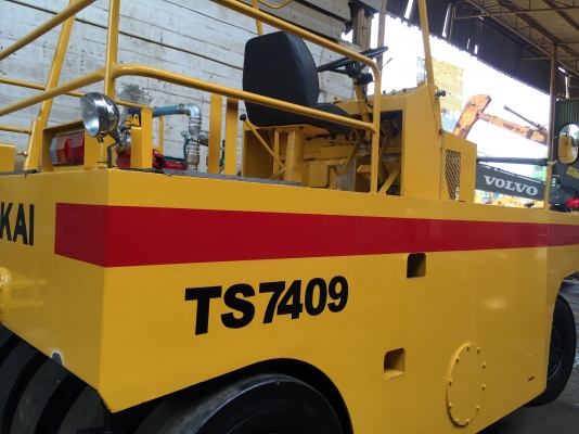 ขายด่วนรถบดล้อยาง9ล้อ SAKAI TS7409 เล่มทะเบียน พร้อมใช้งาน