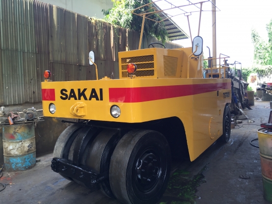 ขายด่วนรถบดล้อยาง9ล้อ SAKAI TS7409 เล่มทะเบียน พร้อมใช้งาน