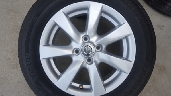 ขายล้อNISSAN ALMERA VL ยางปี 4015 4 ล้อ