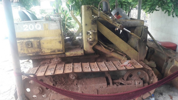 ขายรถตักตีนตะขาบKomutsu D20Q ขายรถตักตีนตะขาบKomutsu D20Q