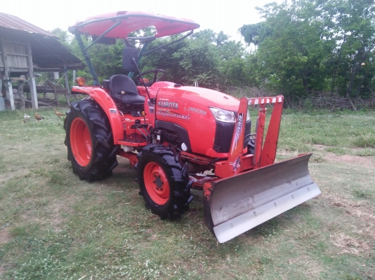 ลดราคาแล้วครับ  ขายรถไถนาคูโบต้า 36 แรง มีดันหน้า ผาน6