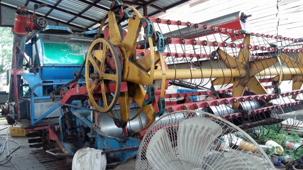 ขายรถเกี่ยวข้าว อุ้ม2ตัน เครื่องHINO 195เทอร์โบ เปลี่ยนแท็กใหม่ เช็คสภาพใหม่หมด เหมือนได้รถใหม่ สนใจโทร 0856390132K.หนึ่งรับสาย