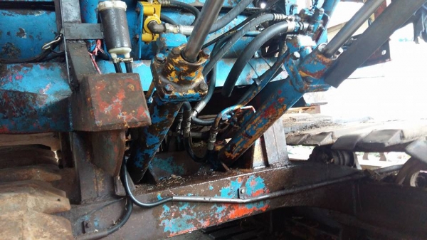 ขายรถเกี่ยวข้าว อุ้ม2ตัน เครื่องHINO 195เทอร์โบ เปลี่ยนแท็กใหม่ เช็คสภาพใหม่หมด เหมือนได้รถใหม่ สนใจโทร 0856390132K.หนึ่งรับสาย