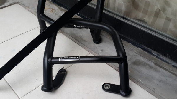 กันล้ม SW - MOTECH HONDA CB650F ราคา 3,500 บาท