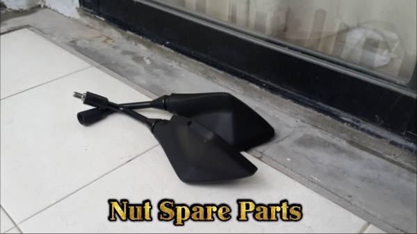 ขายกระจก KAWASAKI Z800 แท้ ราคา 500 บาท