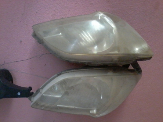 ไฟหน้า Vios ตัวแรก ของแท้ ยังไม่ได้ขัดโคม