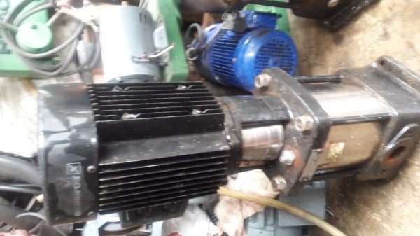 ขาย !! ปั้มน้ำสเตท.กุนด์ฟรอส ขนาด2แรง380v.สภาพพร้อมใช้งาน