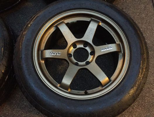 ล้อ TE37 ขอบ20 พร้อมยาง 275 55 20 ปลายปี14 ดอกเต็ม ใช้งานน้อย ราคาไม่แพง