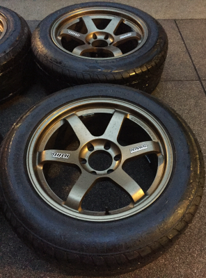 ล้อ TE37 ขอบ20 พร้อมยาง 275 55 20 ปลายปี14 ดอกเต็ม ใช้งานน้อย ราคาไม่แพง