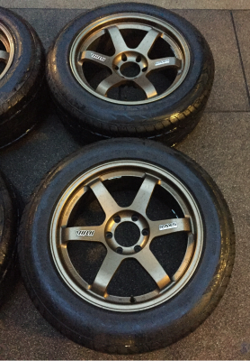 ล้อ TE37 ขอบ20 พร้อมยาง 275 55 20 ปลายปี14 ดอกเต็ม ใช้งานน้อย ราคาไม่แพง