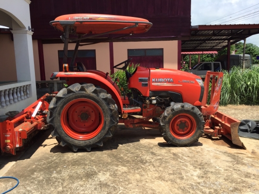 ขายรถไถ คูโบ้ต้า 36 แรงอุปกร 3 ชิ้น เป็นรถมือเดียว ปี 55 1300ช.ม พร้อมลุยงาน สบาย ราคา 300000 ต่อรองได้คับ ดูรถได้ที อ.ทุ่งเขาหลวง จ.ร้อยเอ็ด 0986683479 สิทธิ์ คับ ขายรถไถ คูโบ้ต้า 36 แรงอุปกร 3 ชิ้น เป็นรถมือเดียว ปี 55 1300ช.ม พร้อมลุยงาน สบาย ราคา 300000 ต่อรองได้คับ ดูรถได้ที อ.ทุ่งเขาหลวง จ.ร้อยเอ็ด 0986683479 สิทธิ์ คับ