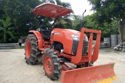 ขายรถไถ  คูโบ้ต้า  36 แรงอุปกร  3 ชิ้น     เป็นรถมือเดียว  ปี 55 1300ช.ม  พร้อมลุยงาน  สบาย  ราคา 300000  ต่อรองได้คับ   ดูรถได้ที   อ.ทุ่งเขาหลวง จ.ร้อยเอ็ด  0986683479  สิทธิ์  คับ