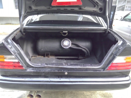 เบนซ์230E124 วาง 1 J เกียร์ออโต gas สวยพร้อมขับ85000 เบนซ์230E124 วาง 1 J เกียร์ออโต gas สวยพร้อมขับ85000