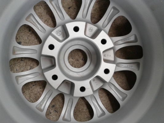 ขอบ15นิ้ว6รู สวยๆ 4 ล้อ ราคา 5800 บาท ขอบ15นิ้ว6รู สวยๆ 4 ล้อ ราคา 5800 บาท