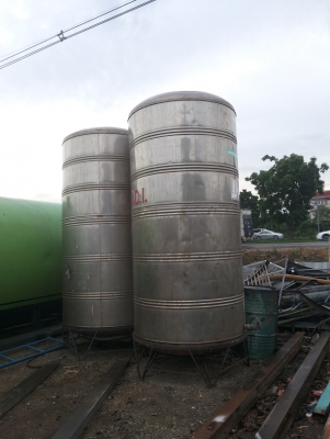 ขายถังน้ำสแตนเลสขนาด 4000 ลิตรสภาพสวย