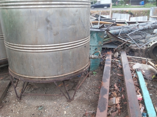 ขายถังน้ำสแตนเลสขนาด 4000 ลิตรสภาพสวย ขายถังน้ำสแตนเลสขนาด 4000 ลิตรสภาพสวย