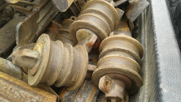 ขายโลเลอร์แมงปล่อง ใส่รถเกี่ยวสภาพดีสวยๆครับ ราคาลูกละ1000บาทมีทั้งหมด10ลูก