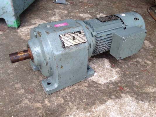 ขายมอเตอร์เกียร์ Sew eurodrive 1HP. 380V รุ่น 2sdeed มีระบบเบรคในตัว เพลาออกได้ 7 กับ 29 รอบต่อนาที ของใหม่ไม่เคยใช้งาน