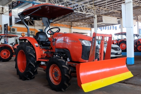 รถไถรุ่น L3608SP ใบมีด + ผาน 1 ตัว ดาวน์ 15,000 บาท โทร089-0111624