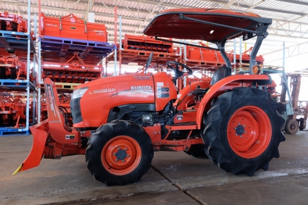 รถไถรุ่น L3608SP ใบมีด + ผาน 1 ตัว ดาวน์ 15,000 บาท โทร089-0111624