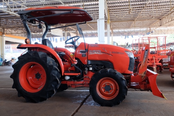 รถไถรุ่น L3608SP ใบมีด + ผาน 1 ตัว ดาวน์ 15,000 บาท โทร089-0111624