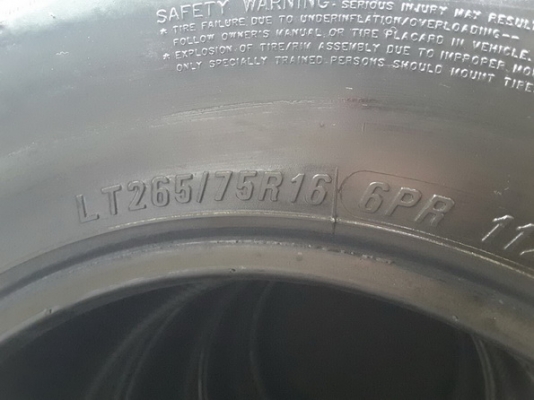 Maxxis Bighorn 265/75/16 ปี13 สภาพสวยๆ 1ชุด Maxxis Bighorn 265/75/16 ปี13 สภาพสวยๆ 1ชุด