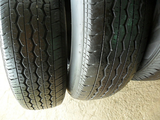 ยางกระบะขอบ15 บริดสโตน195 R15 ลงพื้นปี15 (4เส้น3,200)