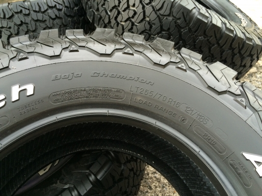 มือ2 BF Goodrich All-Terrain KO2 265 70 r16 สวยกริ้บ มือ2 BF Goodrich All-Terrain KO2 265 70 r16 สวยกริ้บ