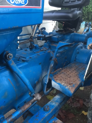 FORD 5000T-1. รถสวยๆพร้อมใช้สุดๆๆ อุปกรณดันหน้า ผานหลัง FORD 5000T-1. รถสวยๆพร้อมใช้สุดๆๆ อุปกรณดันหน้า ผานหลัง