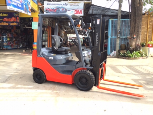 ขายรถโฟลคลิฟท์ (รุ่นใหม่ล่าสุด )TOYOTA 02-8FG15 , ออโต , เครื่องยนต์เบนซินหัวฉีด ประหยัดน้ำมันสุดๆๆ, , เสายกสูง 3 เมตร , รถนำเข้าจากญี่ปุ่น 100\%