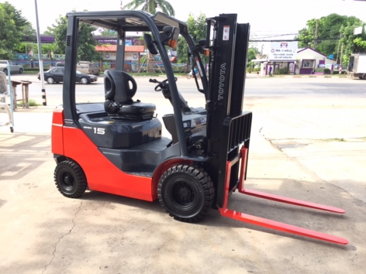 ขายรถโฟลคลิฟท์ (รุ่นใหม่ล่าสุด )TOYOTA 02-8FG15 , ออโต , เครื่องยนต์เบนซินหัวฉีด ประหยัดน้ำมันสุดๆๆ, , เสายกสูง 3 เมตร , รถนำเข้าจากญี่ปุ่น 100\%