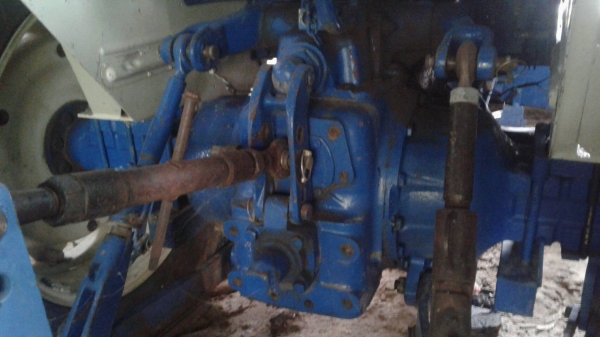 Ford 6640  เพลาเดียว เครื่องเกียร์ดี ปั้มดีพร้อมอุปกรณ์ใบดันผานหลัง พร้อมใช้