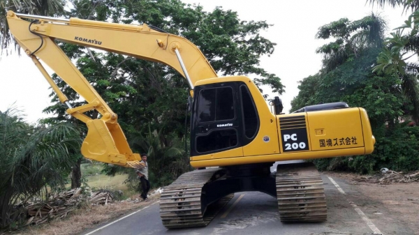 รถแบคโฮ Komatsu Pc 200-6 รถแบคโฮ Komatsu Pc 200-6