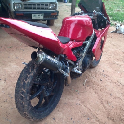 ขาย Honda VFR 400cc 4จังหวะ สภาพสมบูรณ์ (อินวอยช์ และเสียภาษีสรรพสามิตเรียบร้อย) ขาย 40,000.-บาท สนใจติดต่อมาเลยคับ