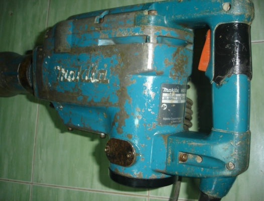 ขายเครื่องสกัดคอนกรีต(สกัดไฟฟ้า) 1510 วัตต์ Makita รุ่น HM1306แท้