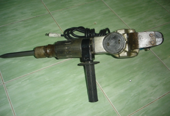 ขายเครื่องสกัดไฟฟ้า(แย็ก)ยี่ห้อmakitaรุ่นHM0810ของแท้(made in japan)พร้อมใช้งาน