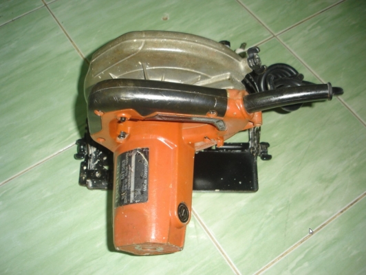 ขายเลื่อยวงเดือนผ่าไม้ขนาดใบ7"ยี่ห้อMaktecรุ่นMT583(1050W)