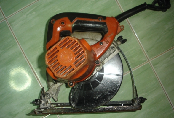 ขายเลื่อยวงเดือนผ่าไม้ขนาดใบ7"ยี่ห้อMaktecรุ่นMT583(1050W)