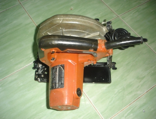 ขายเลื่อยวงเดือนผ่าไม้ขนาดใบ7"ยี่ห้อMaktecรุ่นMT583(1050W)