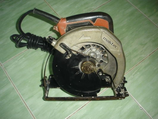 ขายเลื่อยวงเดือนผ่าไม้ขนาดใบ7"ยี่ห้อMaktecรุ่นMT583(1050W)