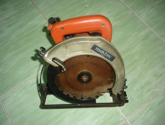 ขายเลื่อยวงเดือนผ่าไม้ขนาดใบ7"ยี่ห้อMaktecรุ่นMT580(1050W)