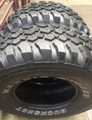 ยาง Mud Maxxis 33 12.5 R15 ปลายปี11 ดอกเต็ม ราคาไม่แพง