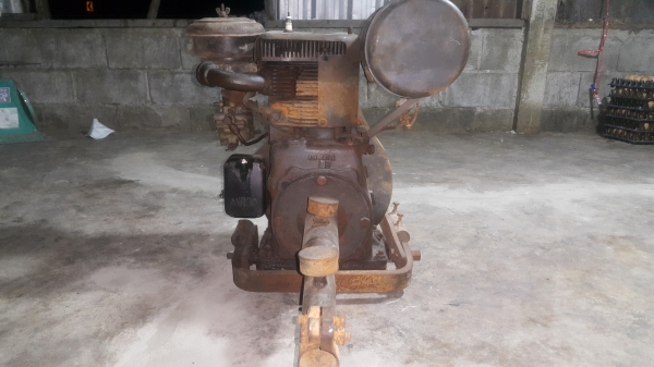 ขายเครื่องเรือเก่า wisconsin 9 hp ขายตามสภาพ(ขอบคุณพี่จากษริษัทนิคอน โรจนะ)