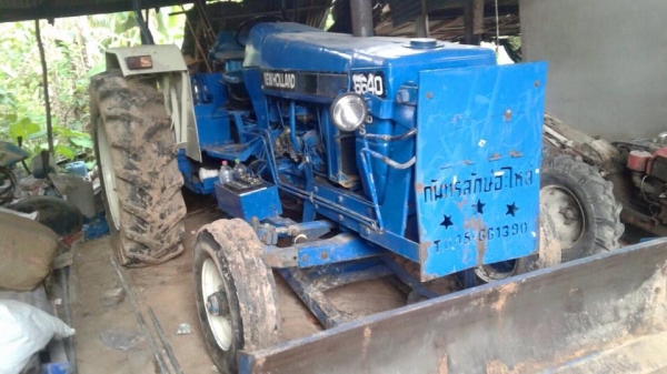ขาย 6640 เพลาเดียว เกียร์กลาง พร้อมใช้ มีใบดัน ผาน 7 เล่มทะเบียนพร้อม ราคา 385,000 ศรีสะเกษ 091-0206555